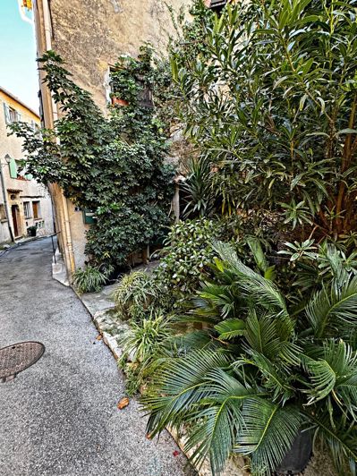 Image No.2-2 Bed Property for sale