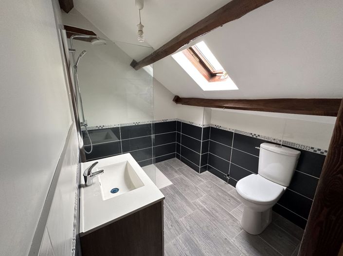 Image No.21-8 Bed Property for sale