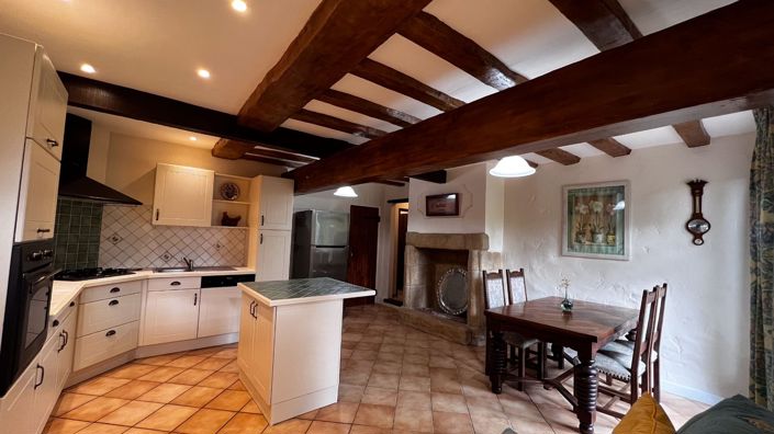 Image No.23-8 Bed Property for sale