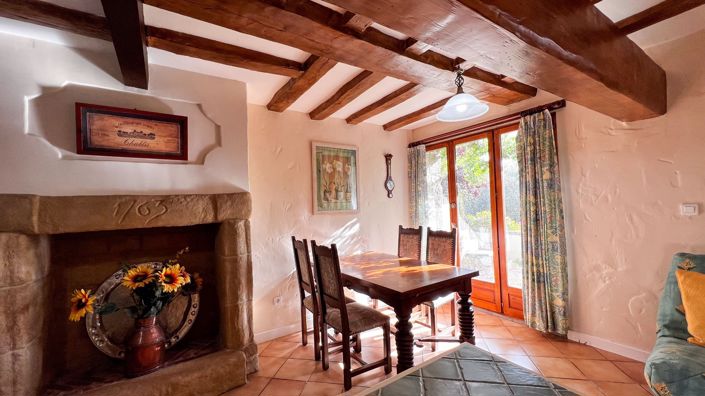 Image No.32-8 Bed Property for sale