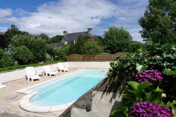 Image No.8-8 Bed Property for sale