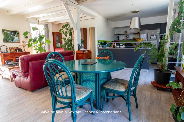 Image No.7-5 Bed Property for sale