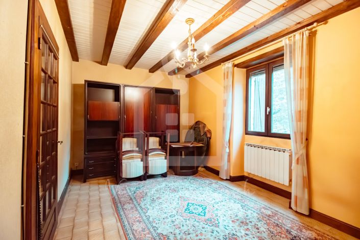 Image No.6-2 Bed House for sale