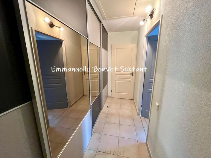 Image No.10-2 Bed Property for sale