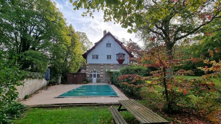 Image No.3-8 Bed Property for sale