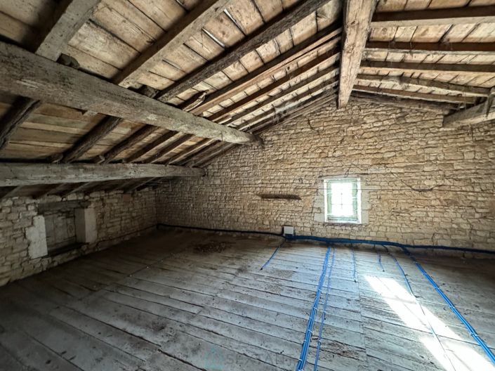 Image No.9-5 Bed Property for sale