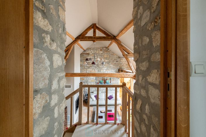 Image No.10-3 Bed Property for sale