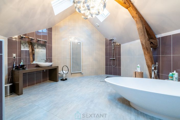 Image No.17-3 Bed Property for sale