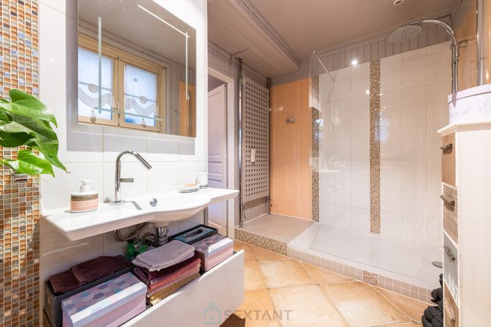 Image No.20-3 Bed Property for sale