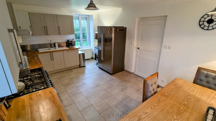 Image No.30-4 Bed Property for sale