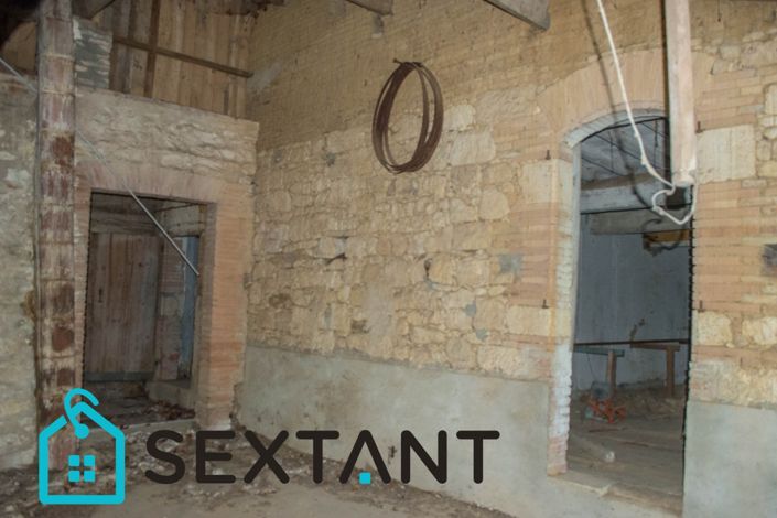 Image No.4-4 Bed Property for sale