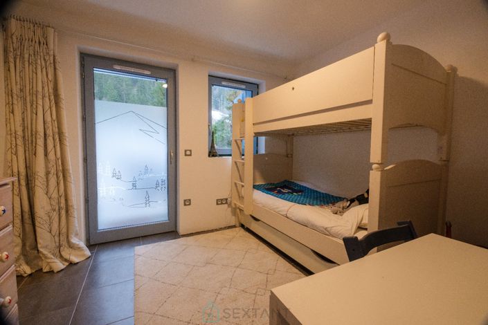 Image No.10-4 Bed Chalet for sale