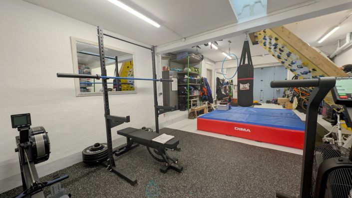 Image No.15-4 Bed Chalet for sale