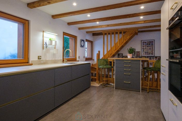 Image No.6-4 Bed Chalet for sale