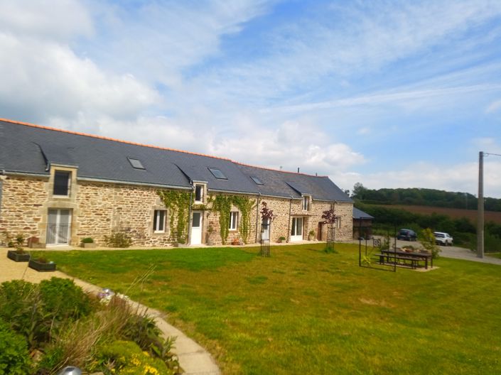 Image No.17-8 Bed Property for sale