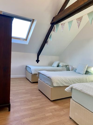 Image No.23-8 Bed Property for sale