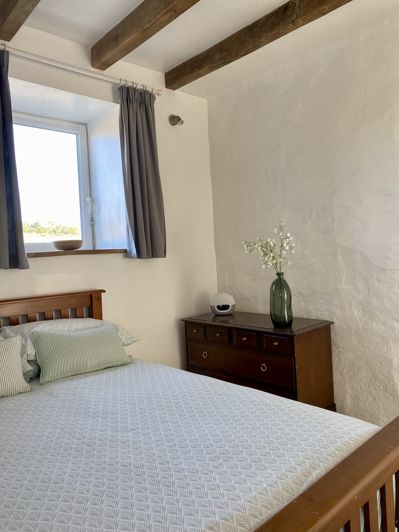 Image No.24-8 Bed Property for sale