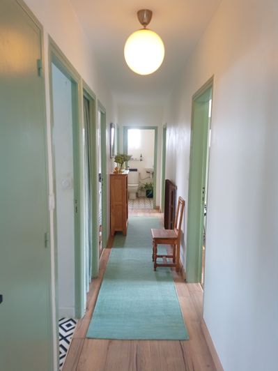 Image No.31-8 Bed Property for sale