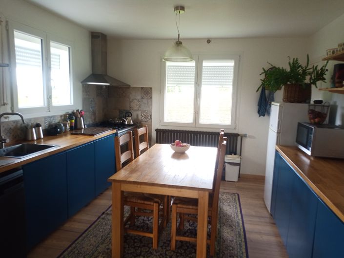 Image No.32-8 Bed Property for sale