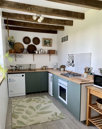 Image No.8-8 Bed Property for sale