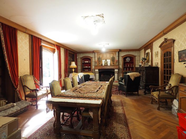 Image No.6-6 Bed Property for sale