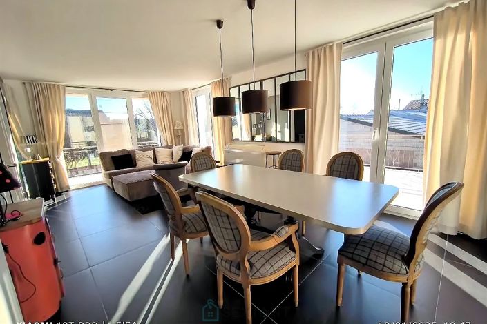 Image No.2-4 Bed Property for sale