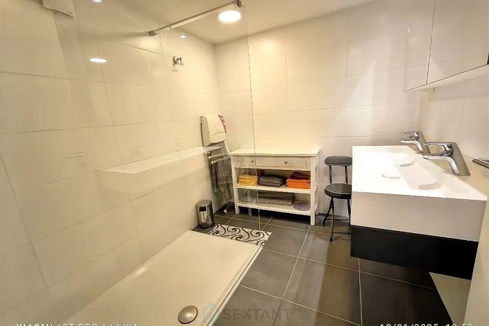 Image No.11-4 Bed Property for sale