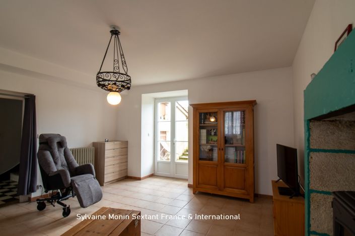 Image No.12-2 Bed Property for sale