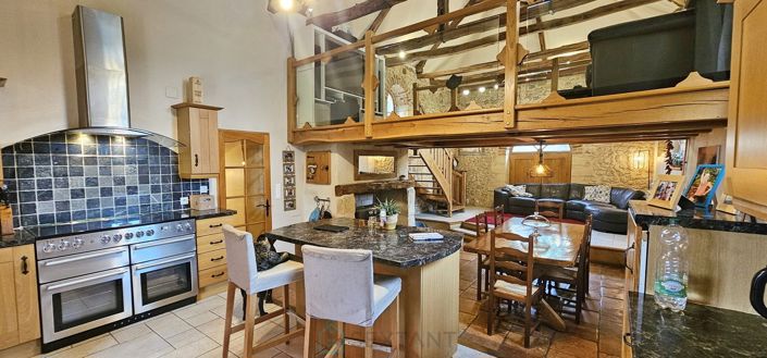 Image No.8-3 Bed House for sale