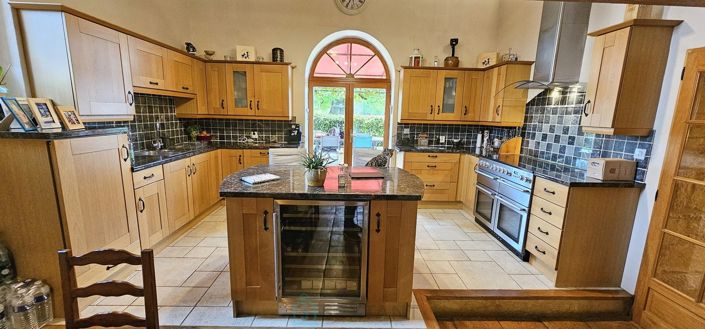 Image No.9-3 Bed House for sale