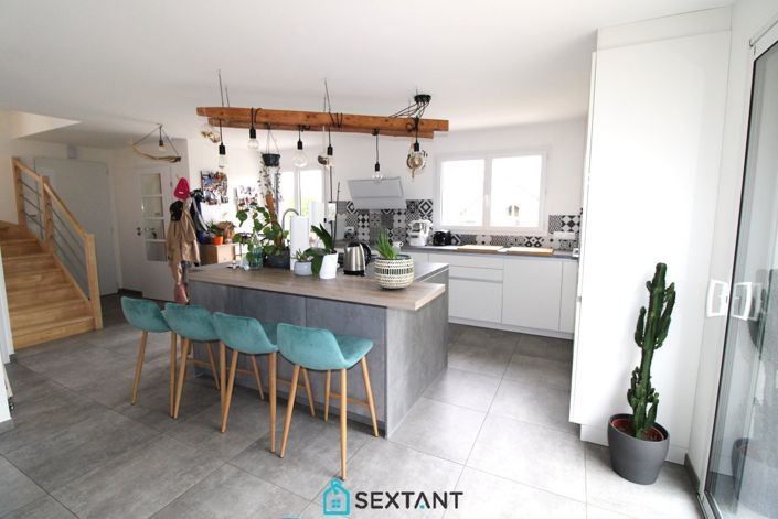 Image No.2-3 Bed Villa for sale