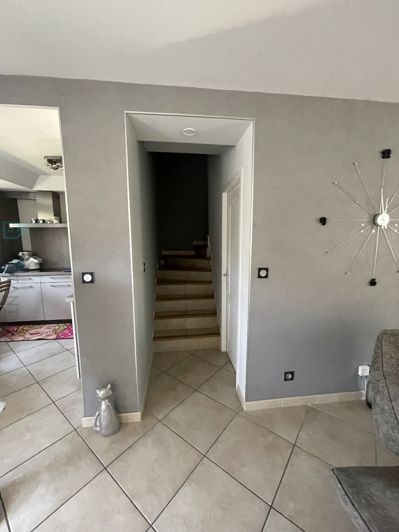 Image No.10-3 Bed House for sale