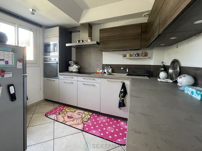 Image No.8-3 Bed House for sale