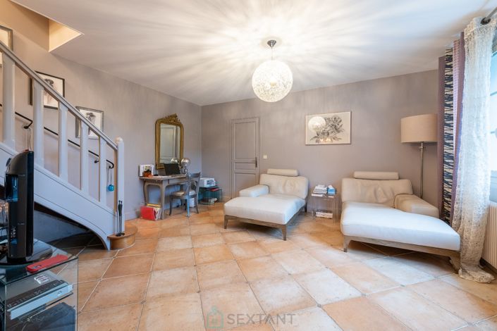 Image No.11-3 Bed Property for sale