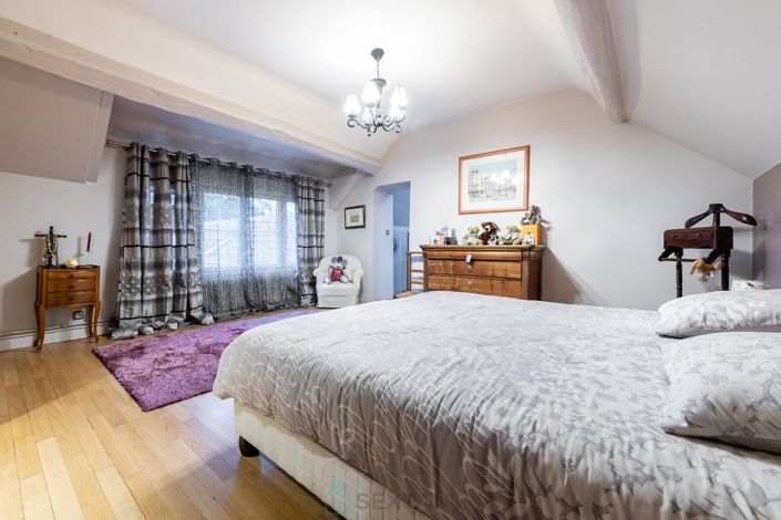 Image No.13-3 Bed Property for sale