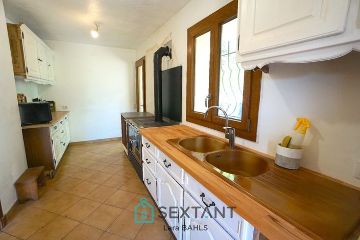 Image No.6-3 Bed Property for sale