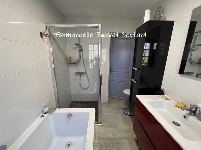 Image No.10-4 Bed Property for sale