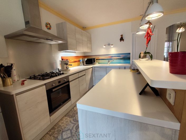 Image No.4-2 Bed House for sale