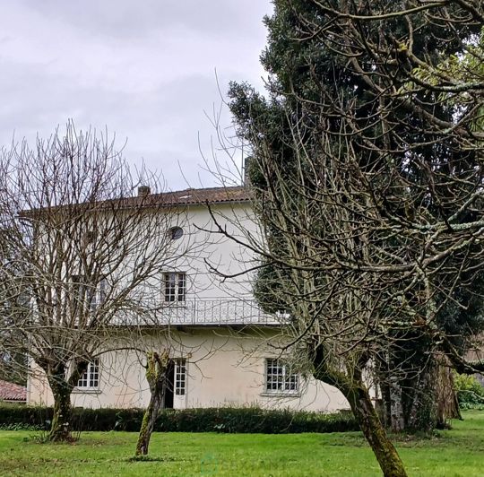 Image No.2-5 Bed Property for sale