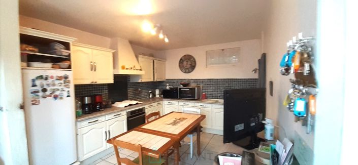 Image No.4-10 Bed Property for sale