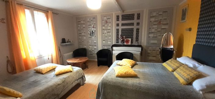 Image No.5-10 Bed Property for sale