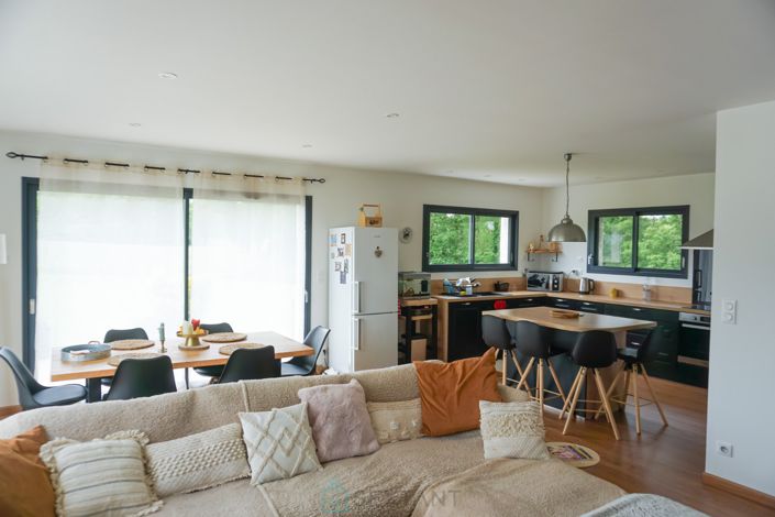 Image No.10-3 Bed Villa for sale