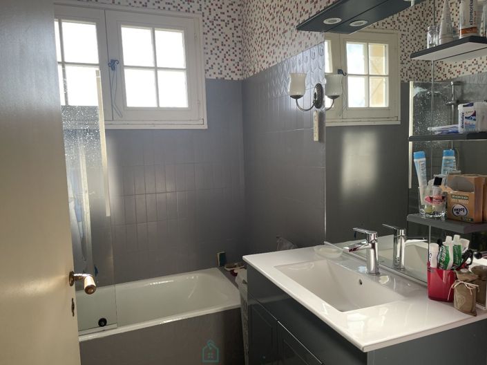 Image No.5-3 Bed House for sale