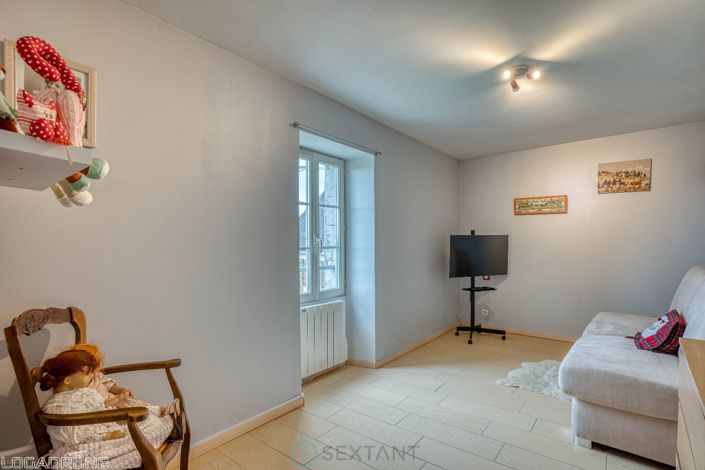 Image No.5-5 Bed Property for sale