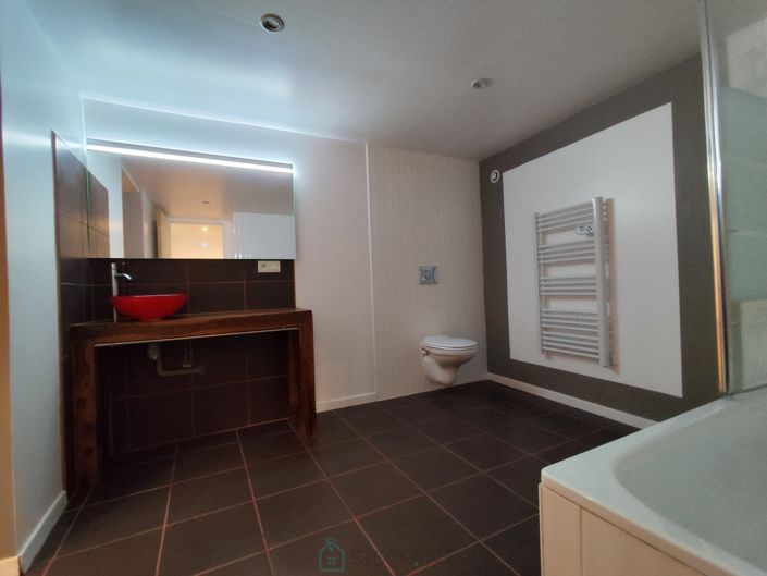 Image No.9-2 Bed Property for sale