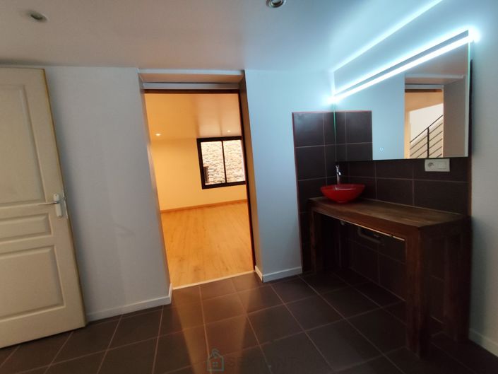 Image No.10-2 Bed Property for sale