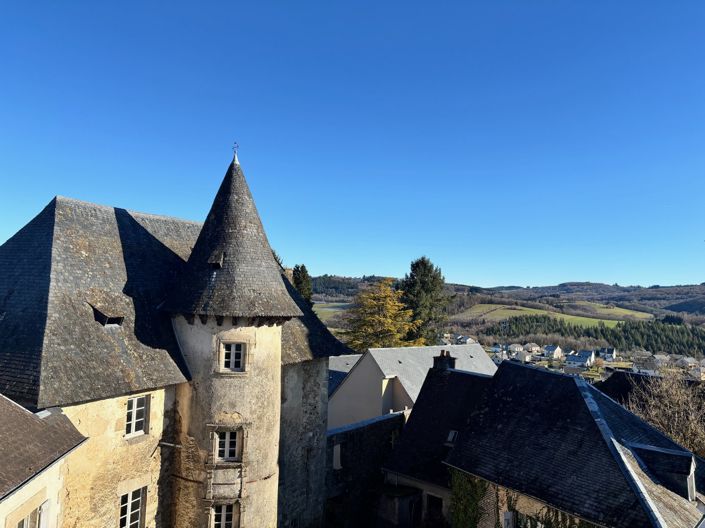 Image No.12-3 Bed Property for sale