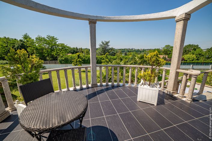 Image No.5-10 Bed Villa for sale