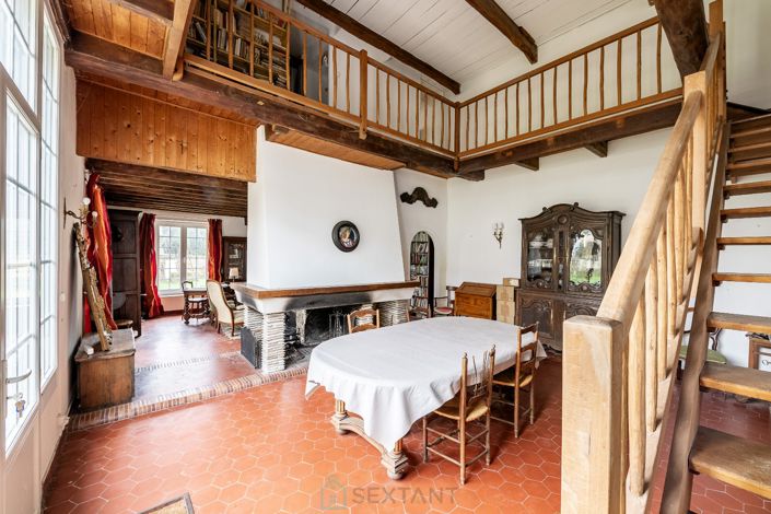 Image No.6-6 Bed Property for sale