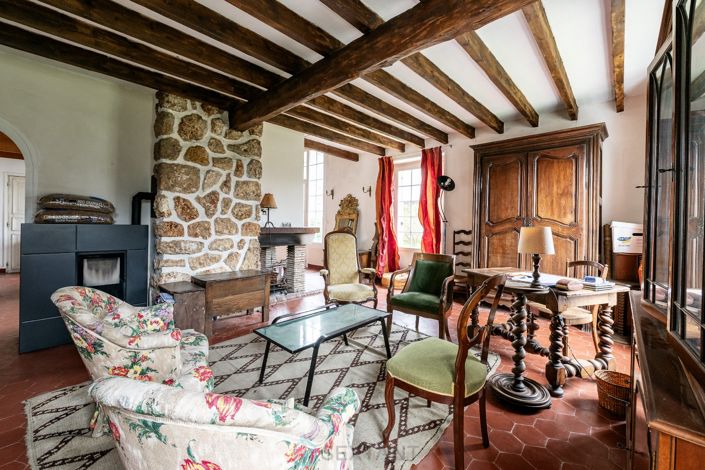 Image No.8-6 Bed Property for sale